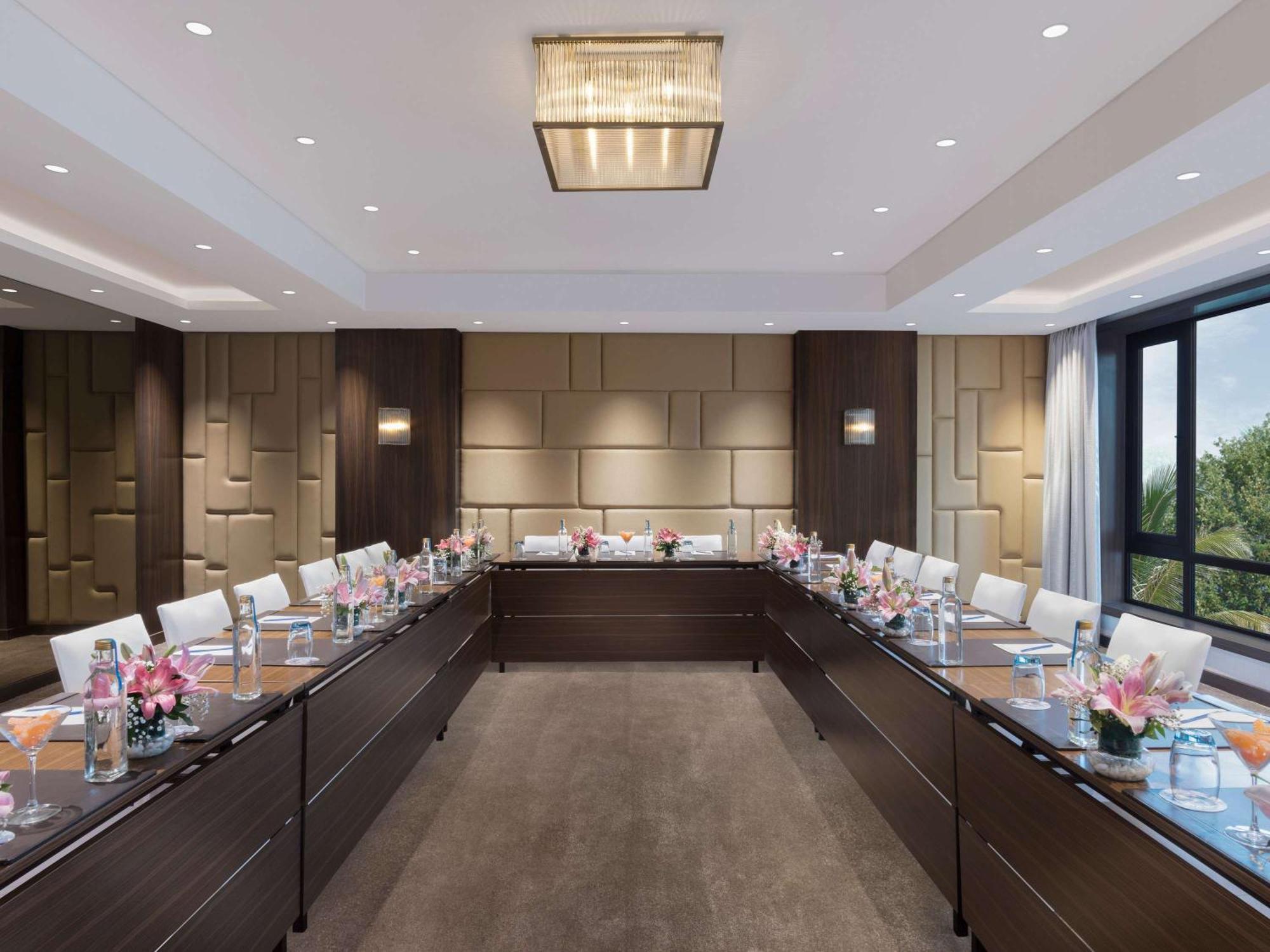 Novotel Lucknow Gomti Nagar Εξωτερικό φωτογραφία