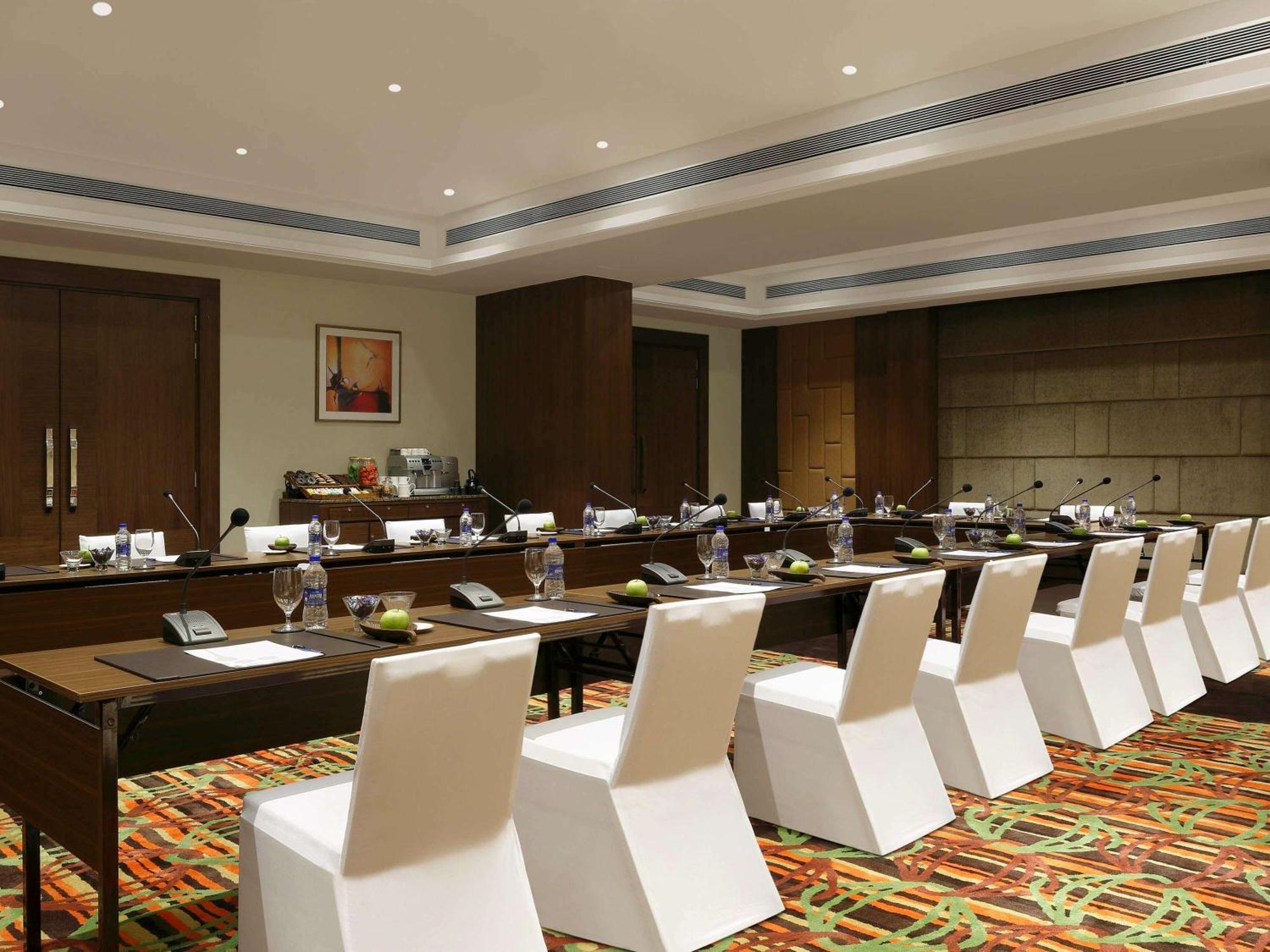 Novotel Lucknow Gomti Nagar Εξωτερικό φωτογραφία
